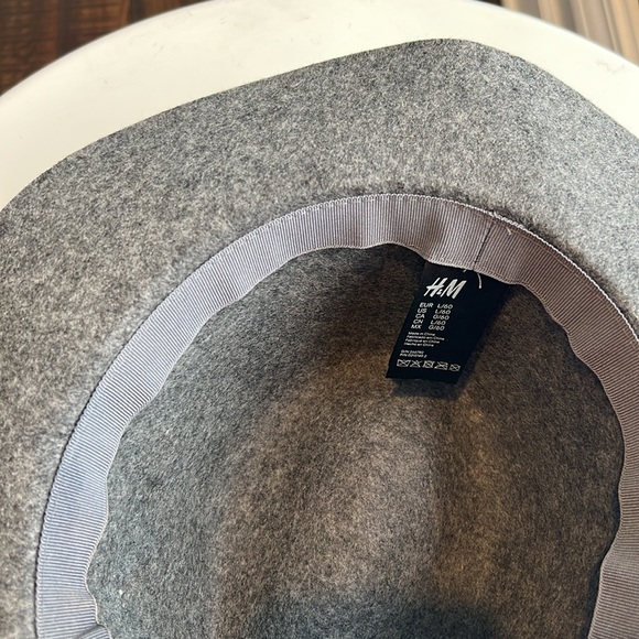 H&M Heather Gray Fedora Hat 100% Felted Wool with Vegan Leather Black Belt EUC‎ - Picture 9 of 16